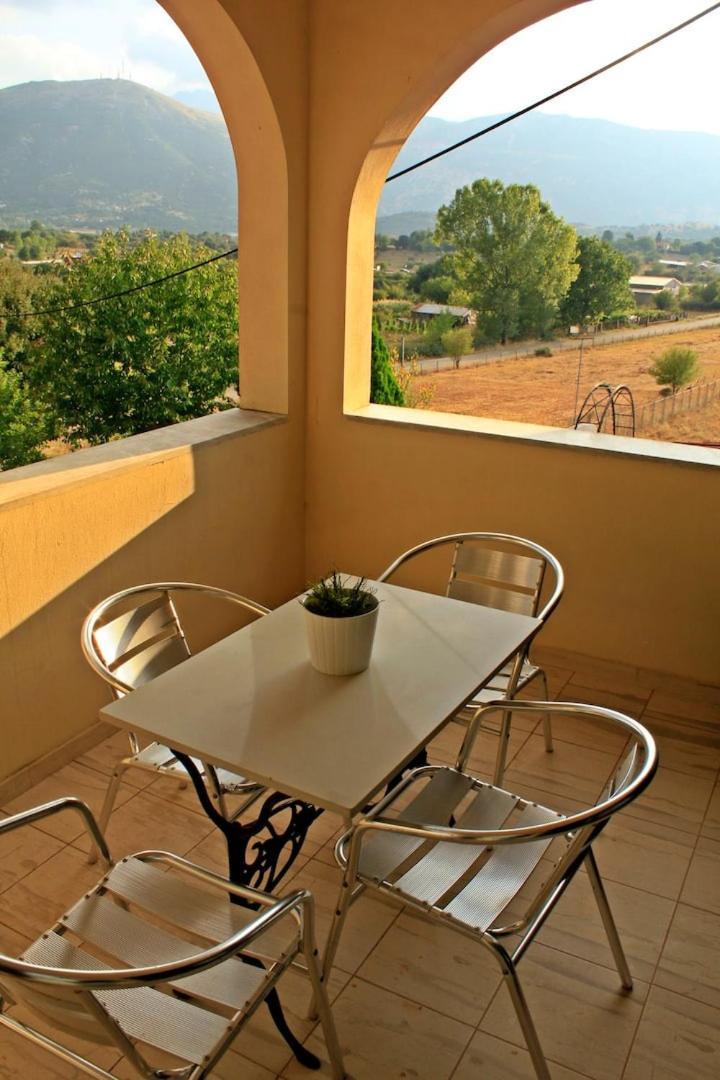 Guesthouse Bizani Neo Mpizani Exterior foto