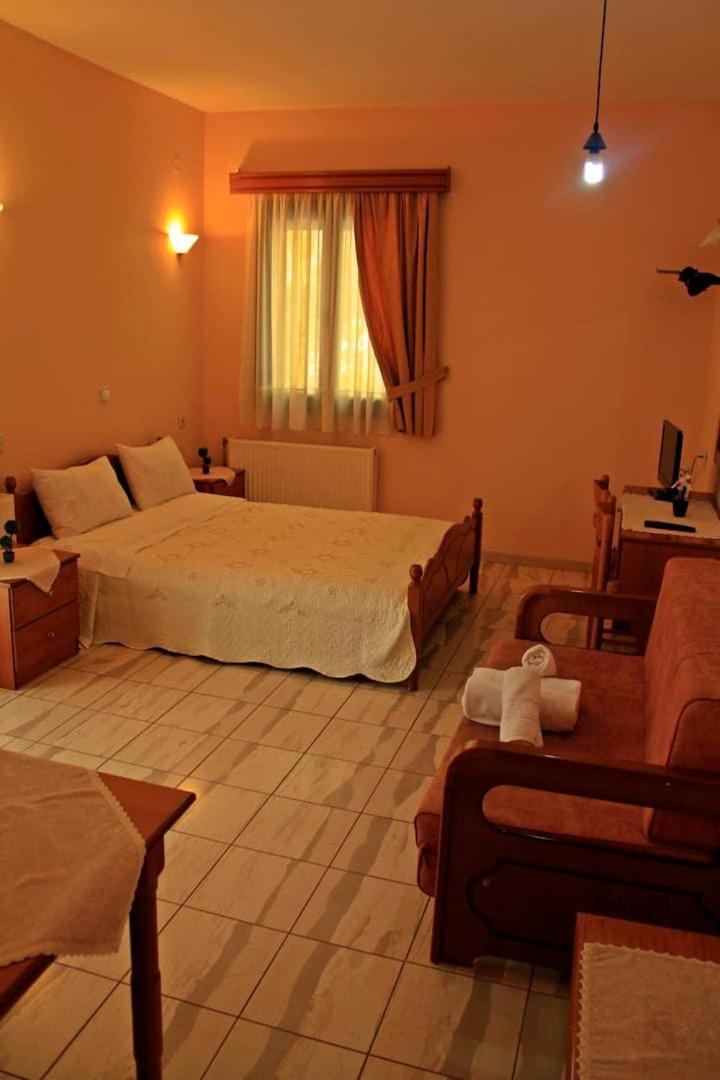 Guesthouse Bizani Neo Mpizani Habitación foto